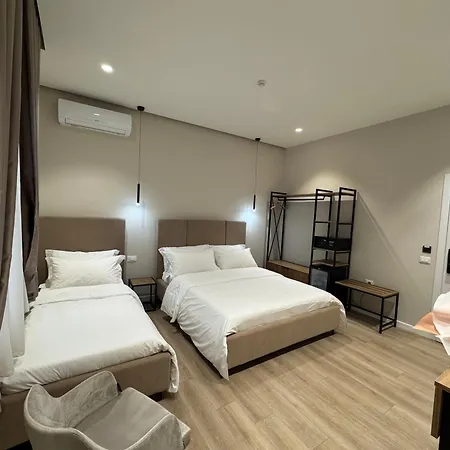 Otel At Mimosa Street