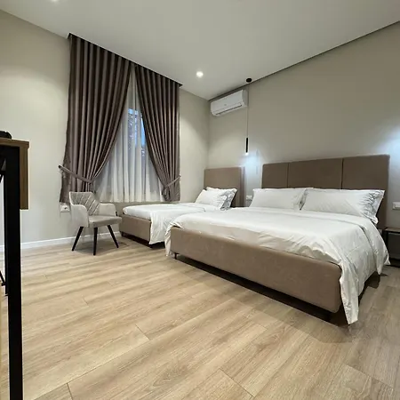 Otel At Mimosa Street *
